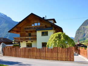 Hilltop apartment in Umhausen with garden